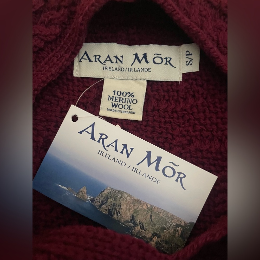 Quiet Luxury Aran Mor Merino Wool Poncho S Burgundy Cable Knit - Picture 12 of 13